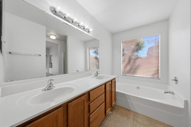 Foto del edificio - 18837 N 43rd Pl