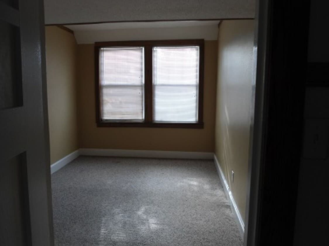 Building Photo - 1723 Bever Ave SE