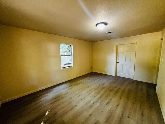 Building Photo - 2716 Rutledge Ave