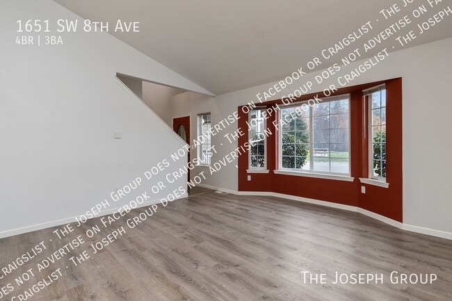 Building Photo - 1651 SW 8th Ave