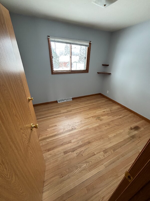 Foto del edificio - 229 S Kranz Ave