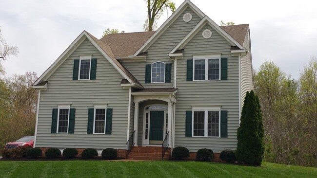 Building Photo - 2740 Parview Way