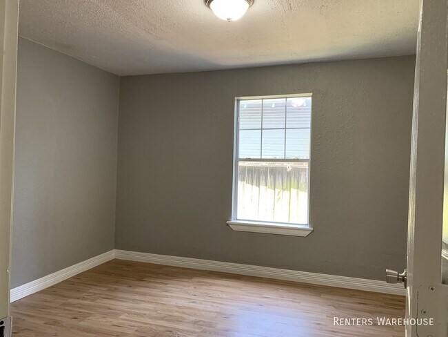 Foto del edificio - 4300 Lyons Ave