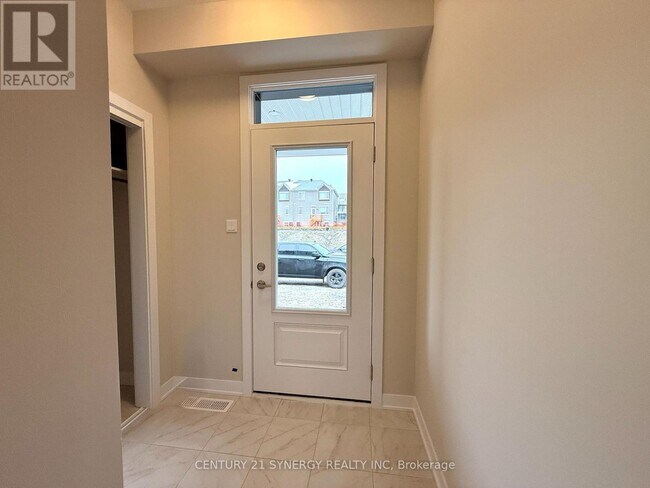 Photo du bâtiment - 532 Promontory Pl