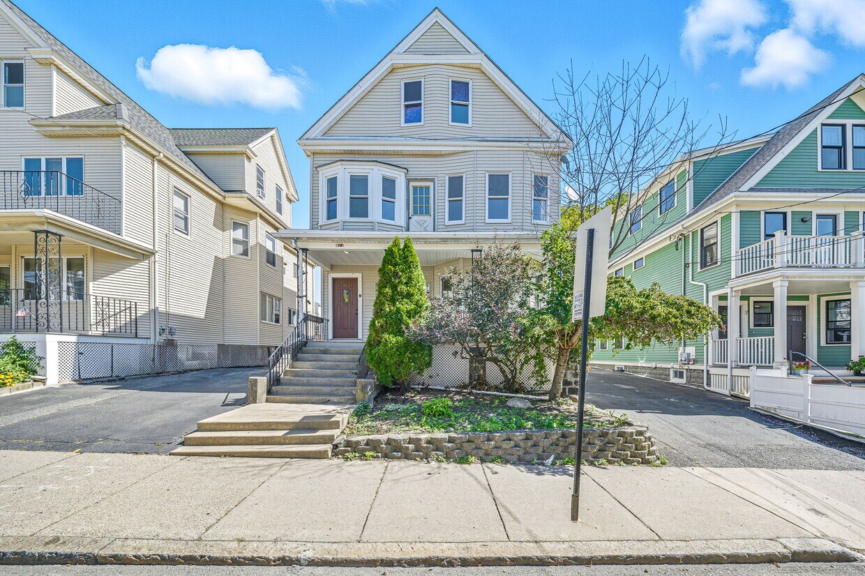 Primary Photo - 9 Curtis St