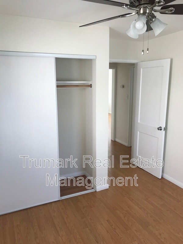 Foto del edificio - 929 E Lexington Dr