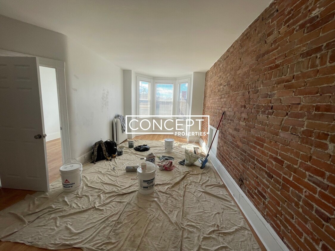Building Photo - 51 Joy St