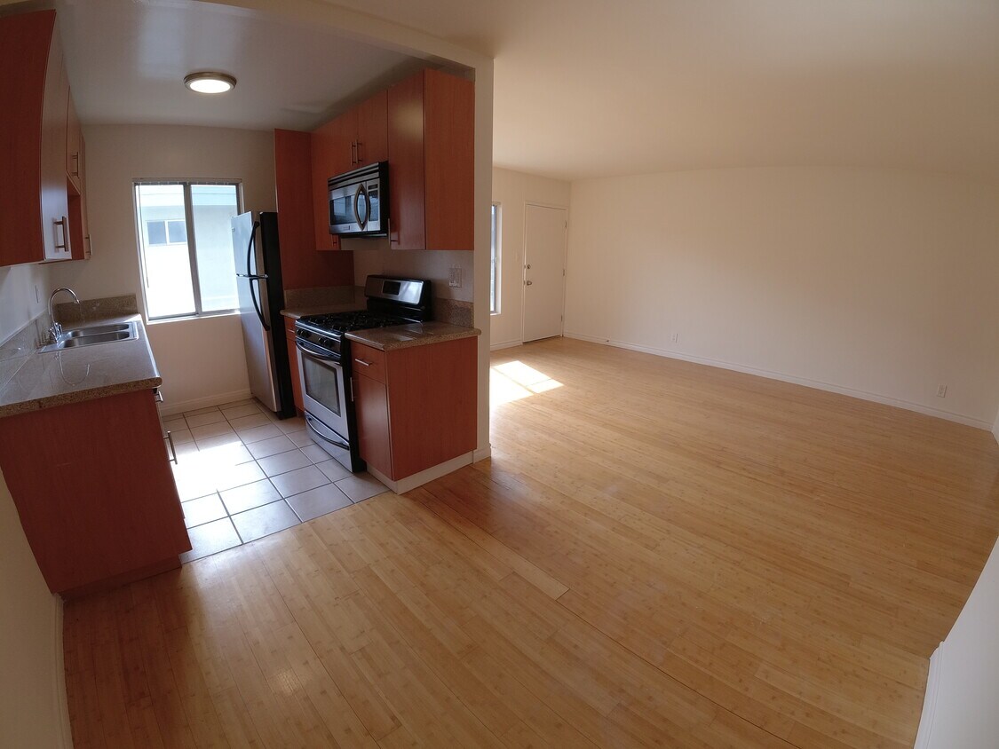 Primary Photo - 3105 S Durango Ave