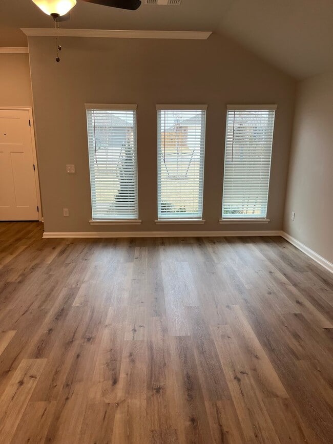 Building Photo - 1st Month Free!
