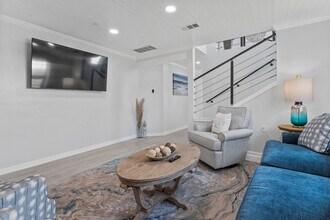 Building Photo - 139 Brady Dr