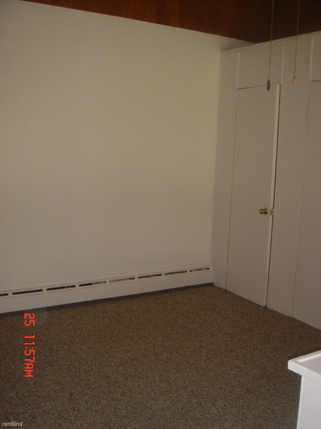 Building Photo - 1 br, 1 bath  - 1025 Arbordale 5