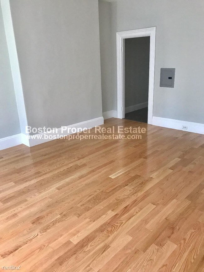 Building Photo - 1 br, 1 bath  - 133 Newbury St # 7