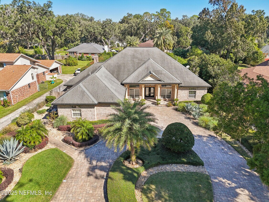 Foto principal - 2553 Spreading Oaks Ln