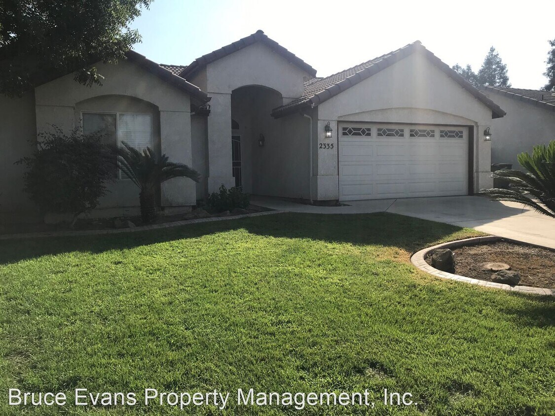 Primary Photo - 3 br, 2 bath House - 2335 E Oak
