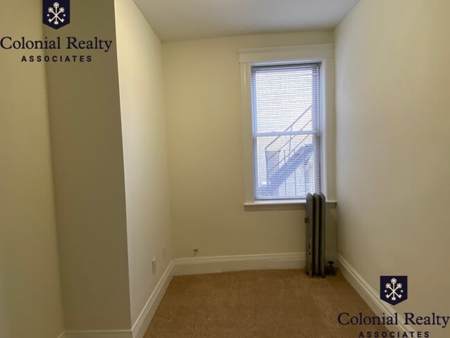 Building Photo - 6 Camelot Ct