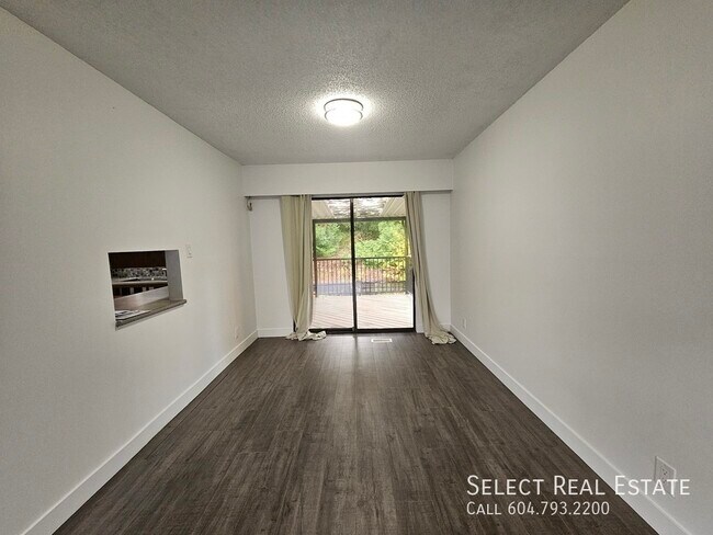 Photo du bâtiment - 13454 Crestview Dr