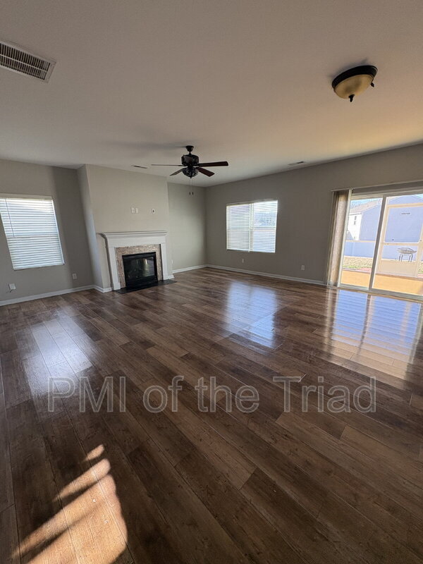 Building Photo - 460 Infinity Cir