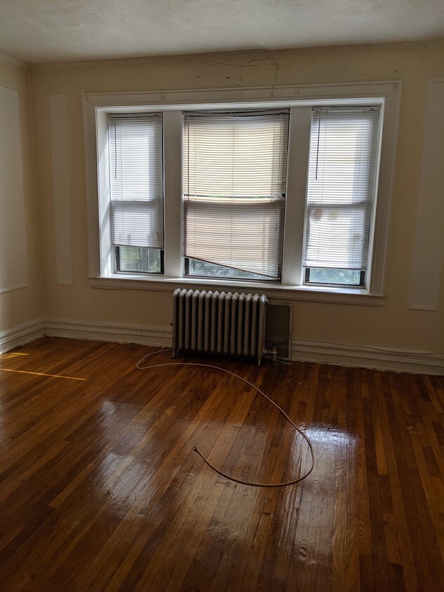 Primary Photo - 233 Weequahic Ave