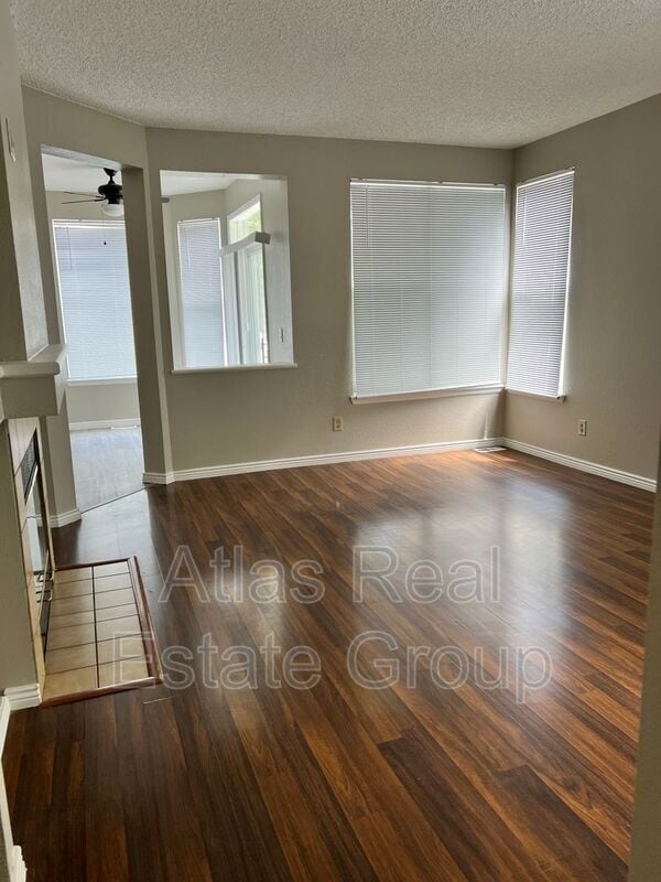 Building Photo - 4145 E 130th Pl