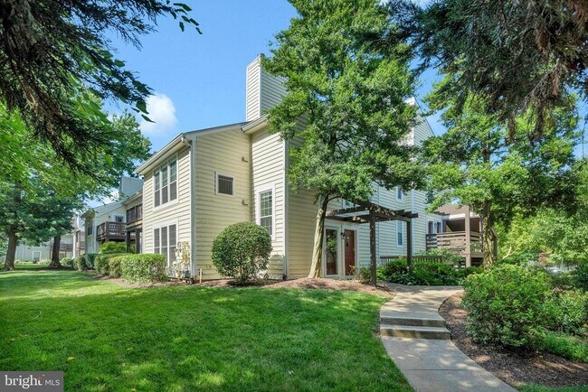 Foto del edificio - 10070 Oakton Terrace Rd