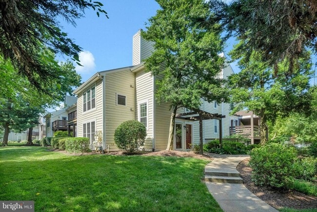 Building Photo - 10070 Oakton Terrace Rd
