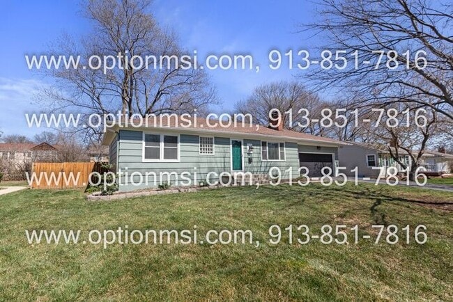 Building Photo - Exceptionally well-kept ranch in a prime l...