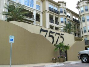 Building Photo - 7575 Kirby Dr