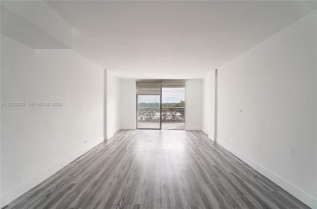 Building Photo - 3660 NE 166th St