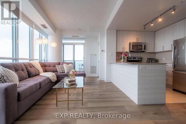 Building Photo - 3985-3985 Grand Park Dr