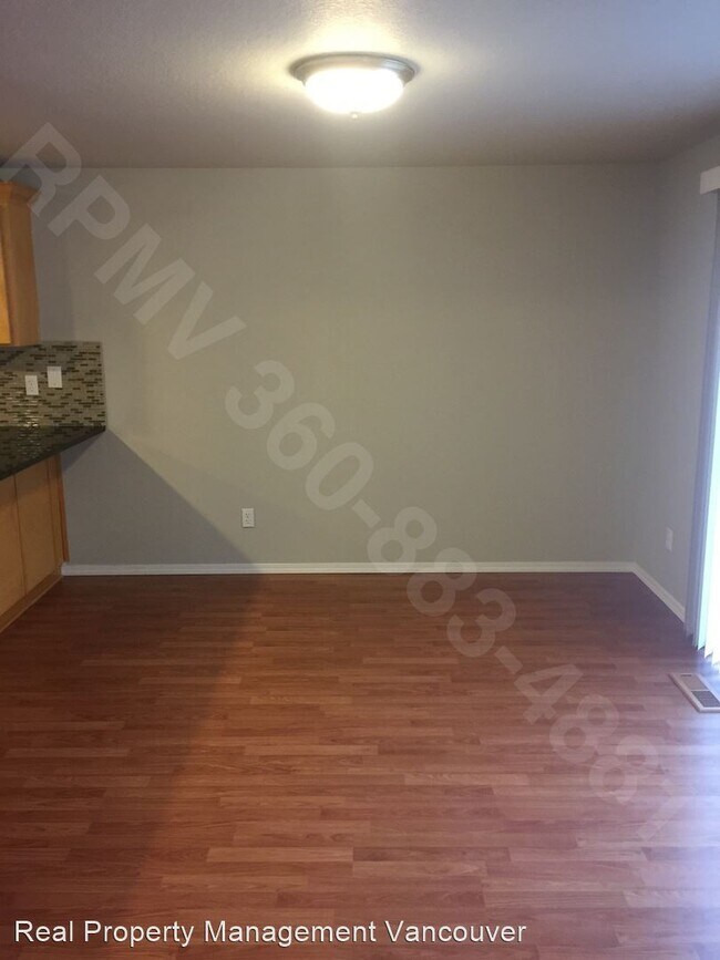 Building Photo - 3 br, 2.5 bath House - 2704 NE 126th AVE