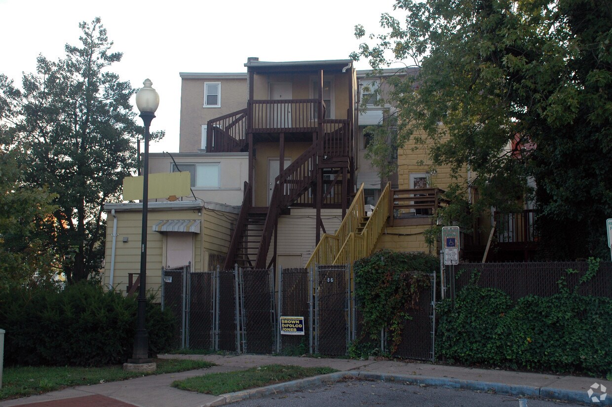 Building Photo - 90-92 High St