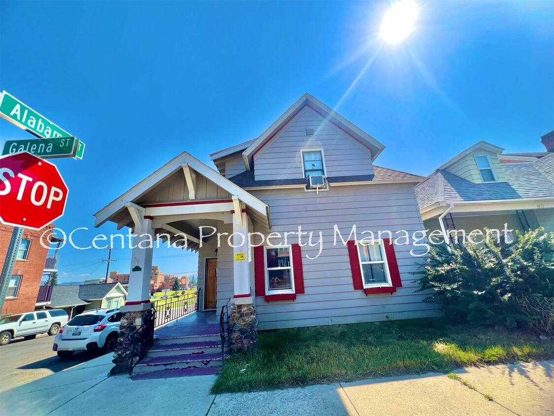 Primary Photo - 5 bedroom 3 bath house with fenced yard