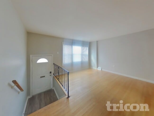 Building Photo - 1229 Tyler St