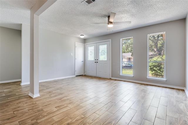 Foto del edificio - 1311 Willowbrook St
