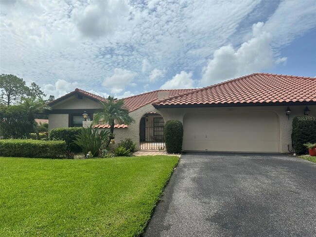 Foto del edificio - 7260 Golf Pointe Way