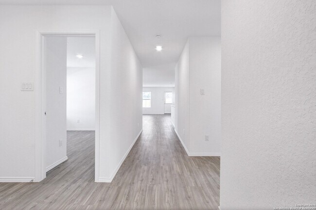 Building Photo - 15115 Greenfield Ml