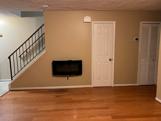 Foto del edificio - 1412 Nestlewood Ct