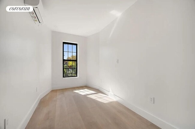 Building Photo - 266 Stagg St