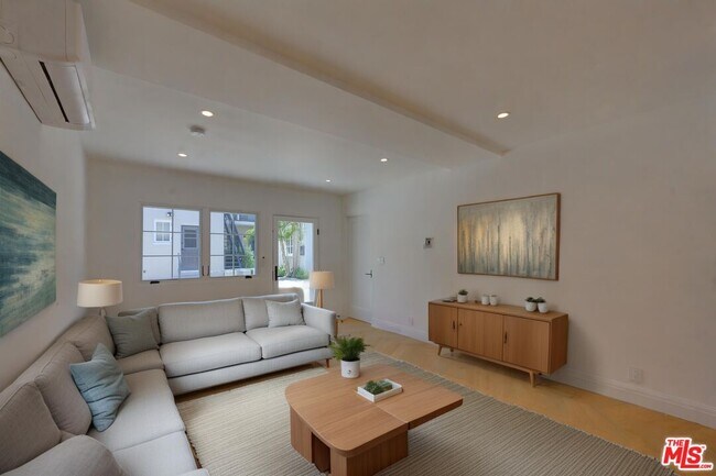 Foto del edificio - 234 S Spalding Dr