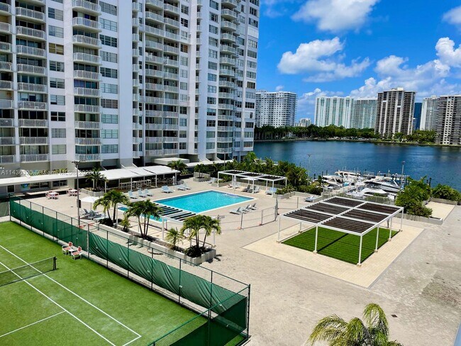 Building Photo - 18041 Biscayne Blvd