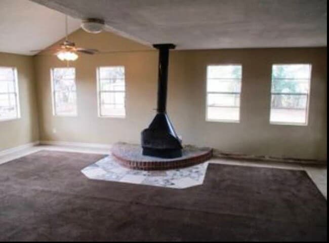 Building Photo - 827 N Gap Loop
