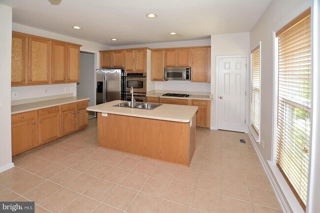 Building Photo - 5077 Sapphire Sky Ln