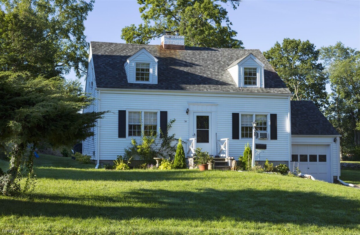 Primary Photo - 3 br, 1.5 bath House - 38 Bradley Pl