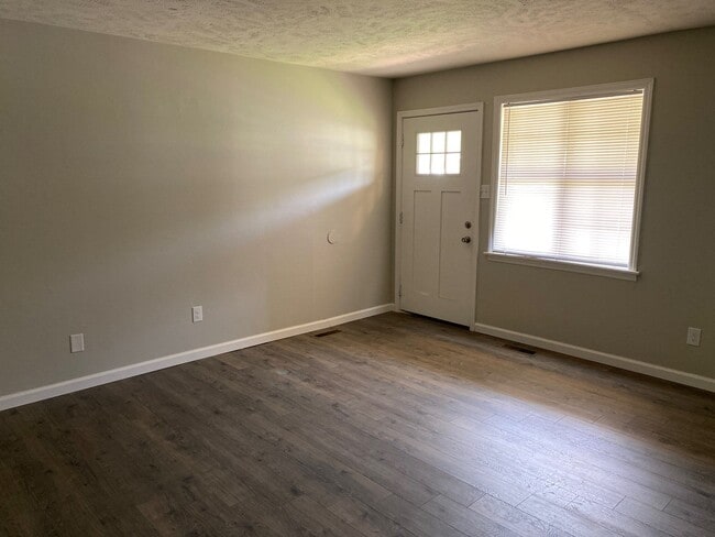 Building Photo - 101 Bayberry Dr