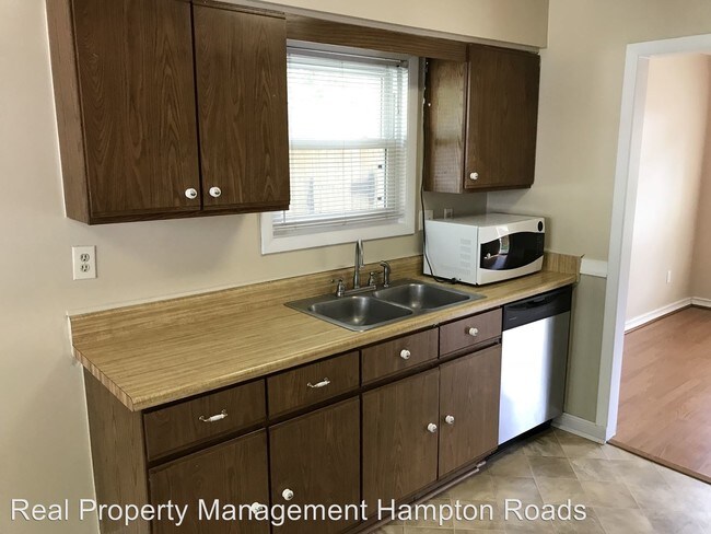 Building Photo - 3 br, 2.5 bath House - 4 Penzance Circle