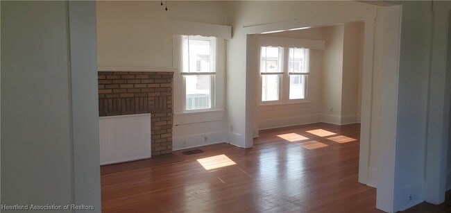 Building Photo - 21 Fields St