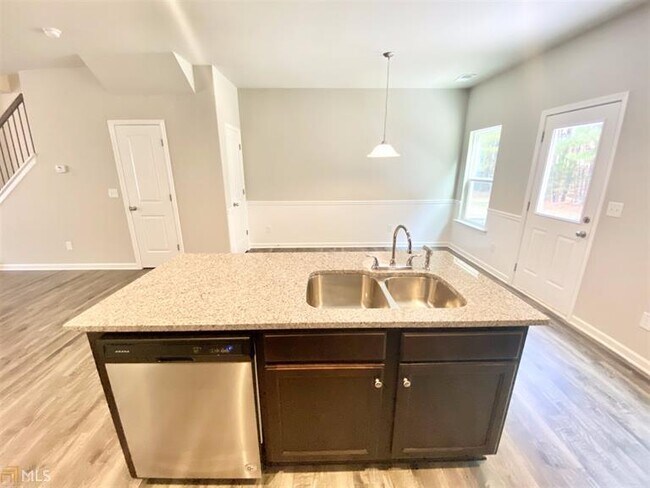 Foto del edificio - 6132 Oakley Rd