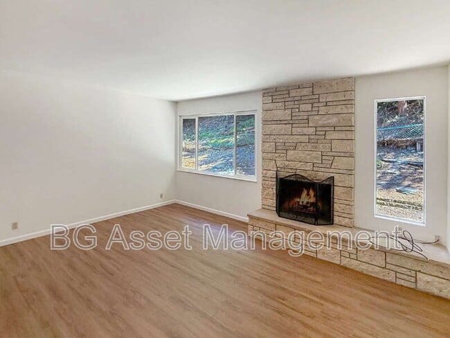 Foto del edificio - 2672 Doidge Ave