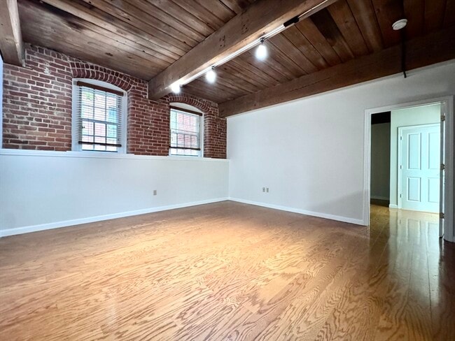 Building Photo - 4 Bishop St