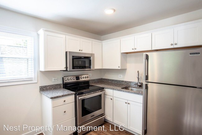 Foto del edificio - 614 Rockcreek Rd